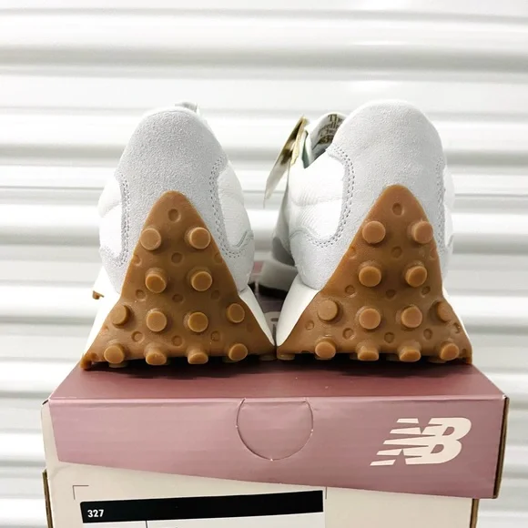 New Balance 327 Limited Edition Womens Sneakers Shoes White Grey Neutral size 9 - Picture 7 of 11